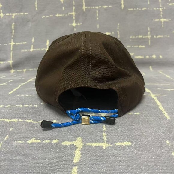 Sorry, you can place a new order. I noticed that the one that was damaged by the main image 6
